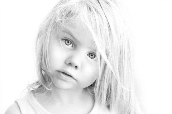 044 PHOTOS ENFANTS BÉBÉS NOIR BLANC